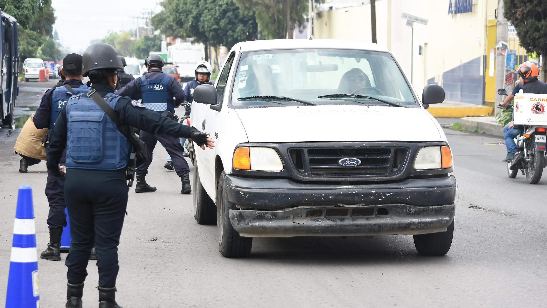 POLICIAS-RETENES-OPERATIVOS-REVISIONES-jose melton (1)